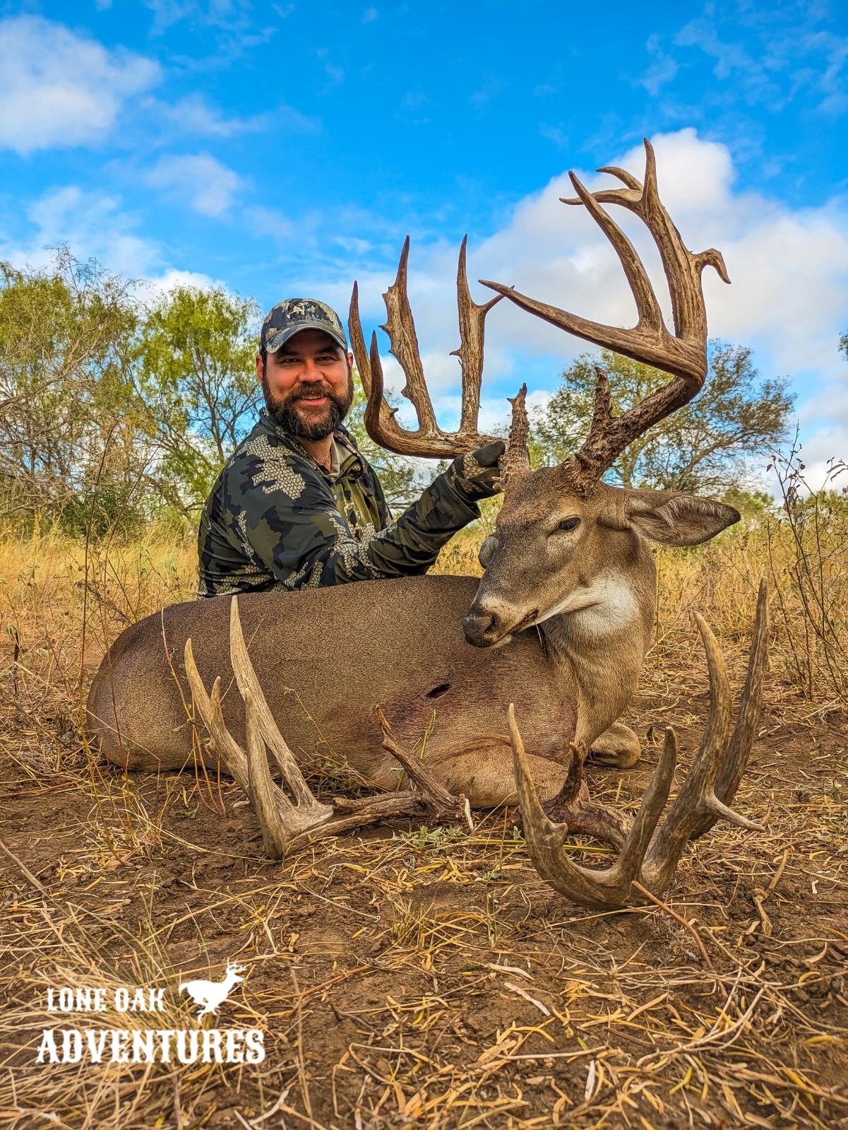 Trophy whitetail deer hunt photo 13