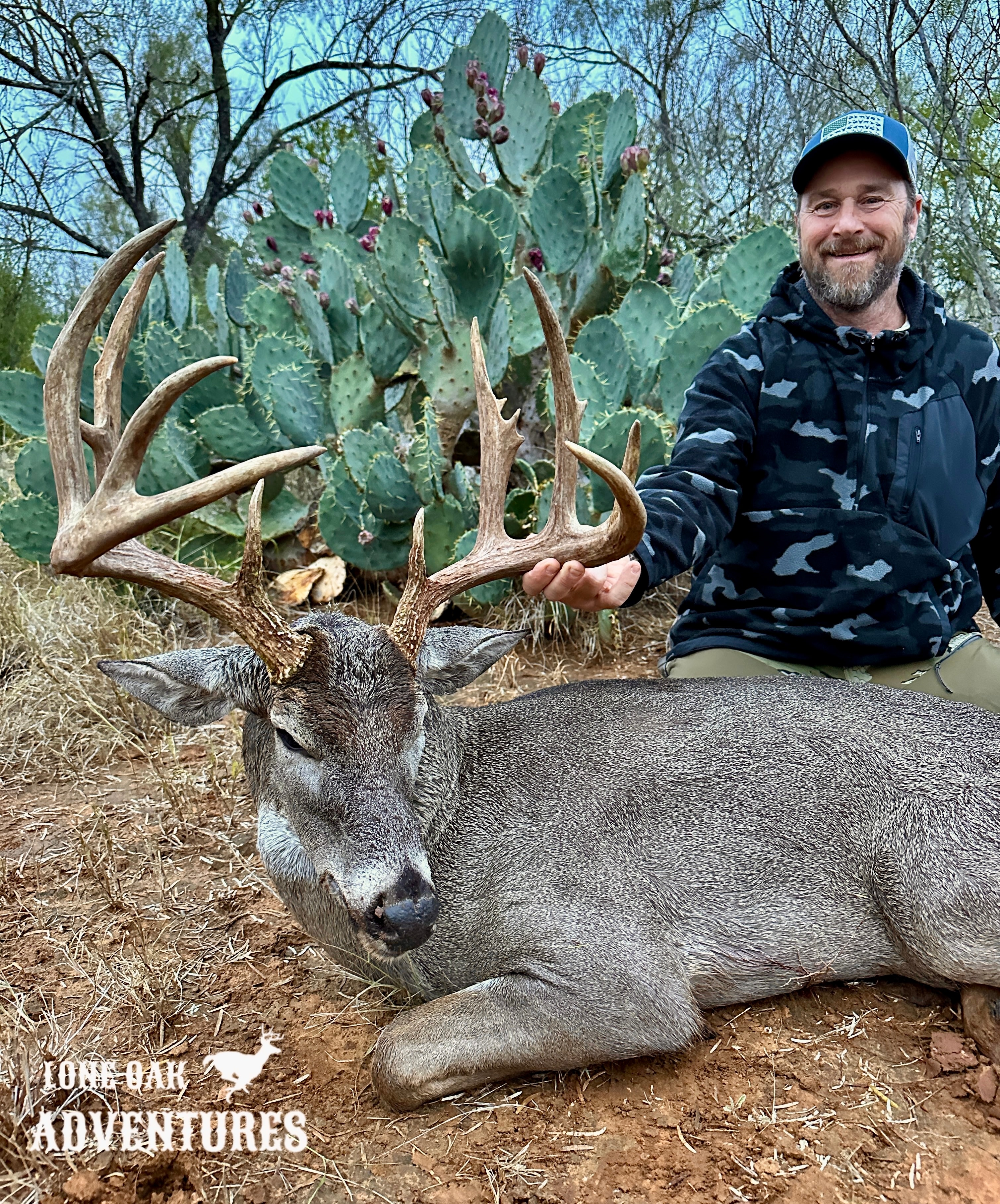 Trophy whitetail deer hunt photo 7